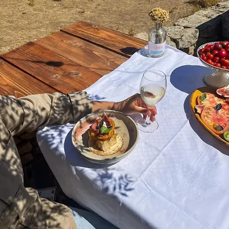 ベッド・アンド・ブレックファスト L'aghjalle Santa-Reparata-di-Balagna