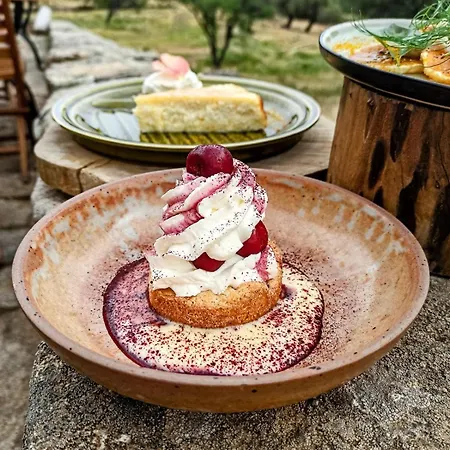 ベッド・アンド・ブレックファスト L'aghjalle Santa-Reparata-di-Balagna